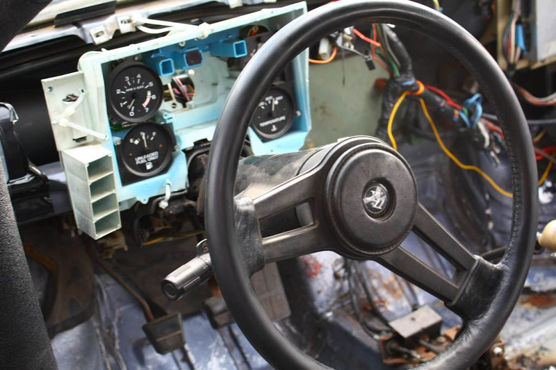 Illustration for article titled The 24 Hours Of LeMons New England 2009 Über Gallery, Part 1